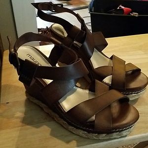 MAURICES WEDGE SANDAL SIZE 9